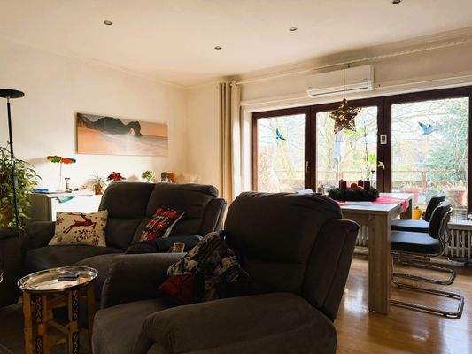 Wohnung rechts Wohnzimmer