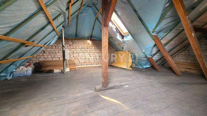 Dachgeschoss mit Ausbaumöglichkeit