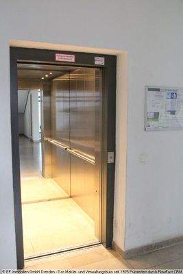 Aufzug (2)