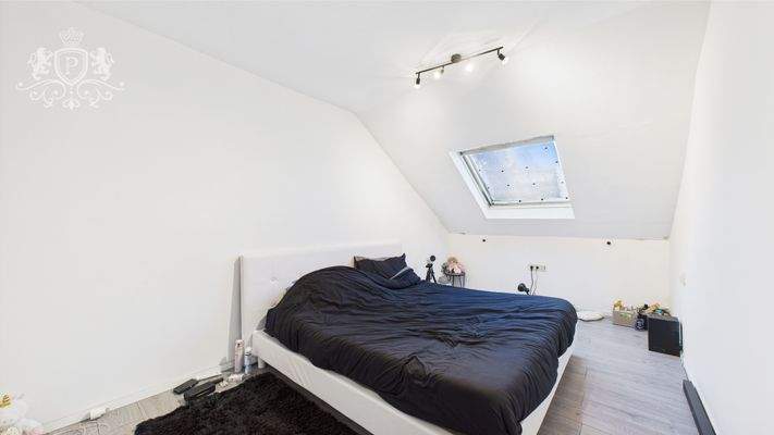 CAM01984G0-PR0474-STILL018