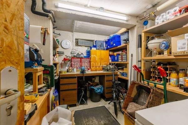 Kellerabteil mit Strom