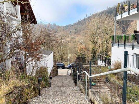 Ansicht auf den Aufgang zum Haus