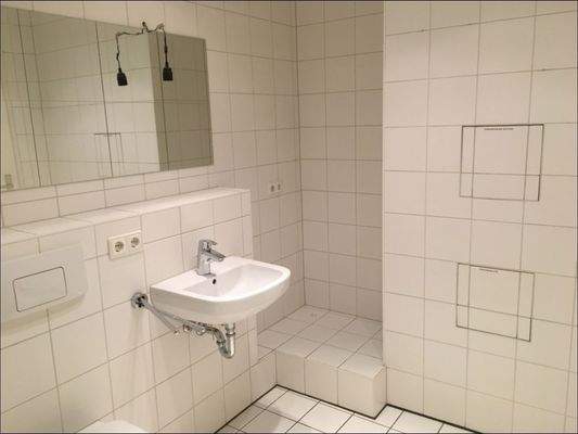 Bad mit WM-Anschluss