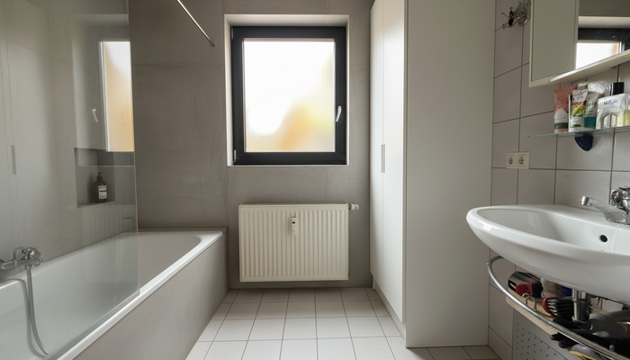 1.WE Badezimmer (EG_re Home staging)