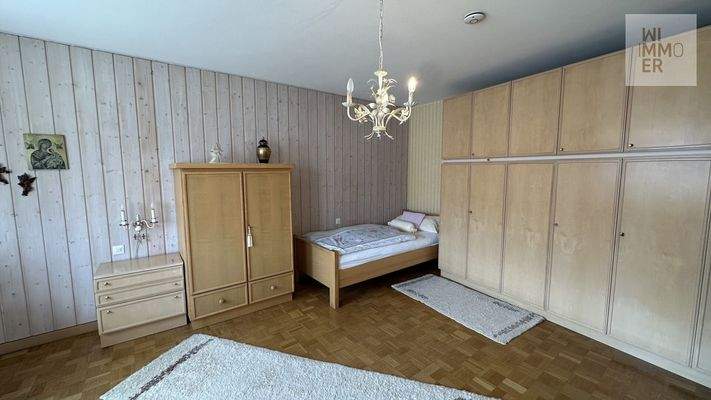 Westlicher Gebäudeteil OG - Elternschlafzimmer (3)