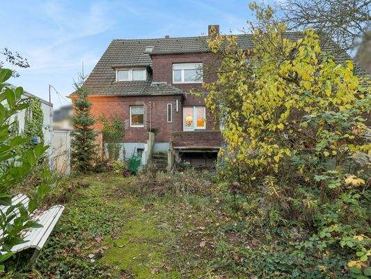 Rückansicht und Garten