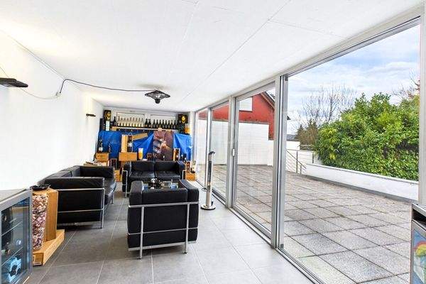 großzügiger Wintergarten