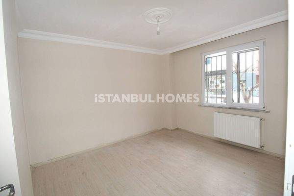 1-Bedroom Flat Near Metrobus in Esenyurt