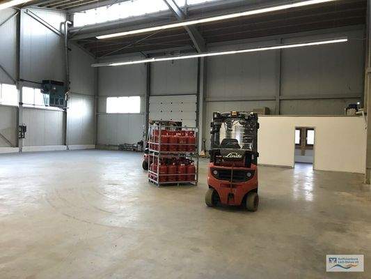 Lager- und Produktionsfläche in bester Verkehrslage direkt an der B16