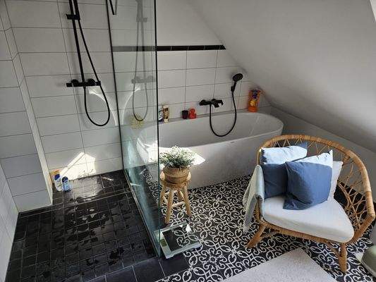 Bad Staffelgeschoß WE  8.jpg