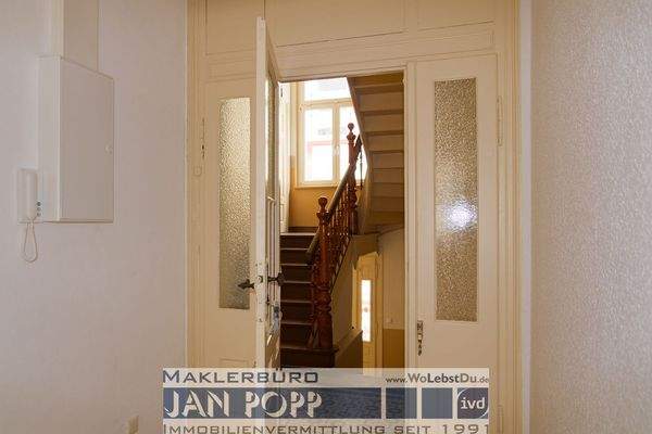 Eingangsbereich-Treppenhaus