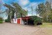 Schuppen mit Werkstatt und Carports