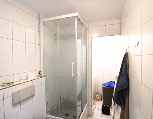 Dusche und Waschmaschinenanschluss - Einliegerwohnung