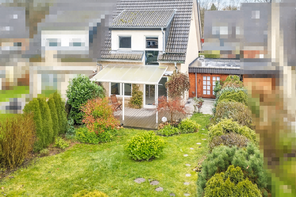 Luftaufnahme mit Garten