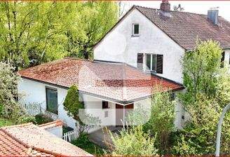 Ansicht mit Eingangsbereich