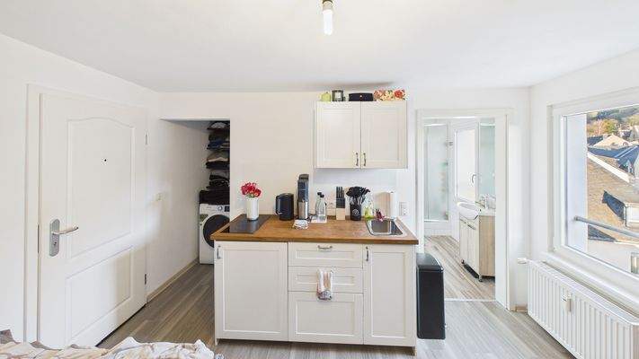 1-Zimmer-Apartment mit offenem Wohn- und Schlafbereich 4. OG