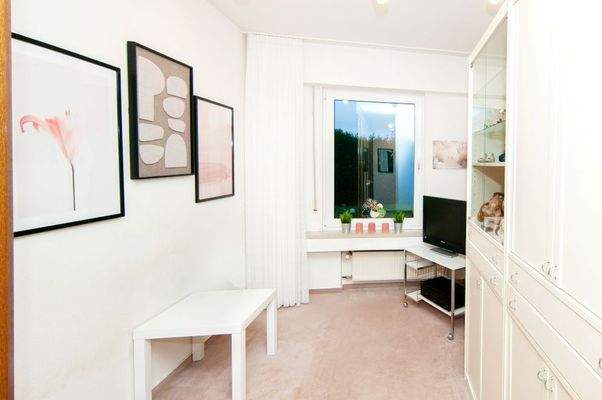 Kinderzimmer/Büro Erdgeschoss WENR 1