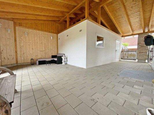 Überdachter Eingangsbereich (2).jpg