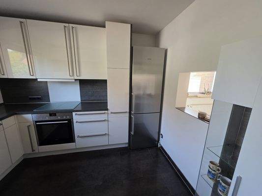 gehobene Einbauküche