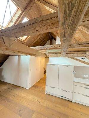 Spitzboden mit Zugtreppe
