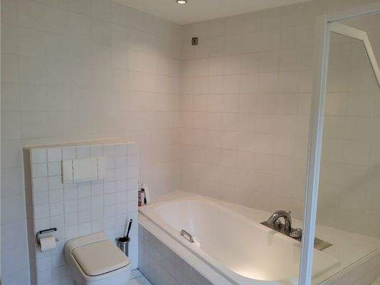 Duschwannenbad OG2 B2