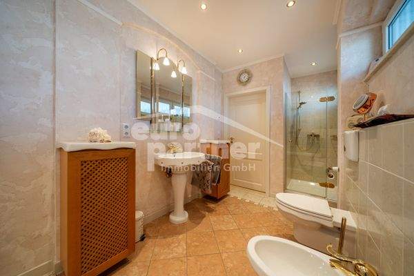 Bad, Ansicht II (EG)