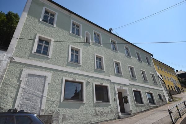 Ansicht - Geschichtsträchtiges Jahrhundertwendehaus mit Blick auf Burghausen Kauf Hochburg-Ach Oberösterreich