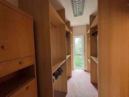 Begehbarer Kleiderschrank