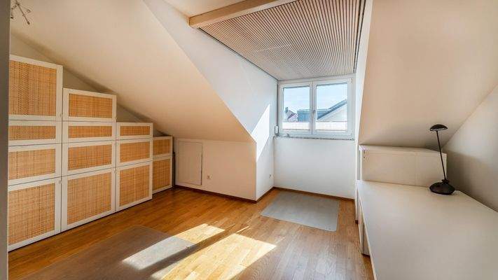 Büro / Schlafzimmer