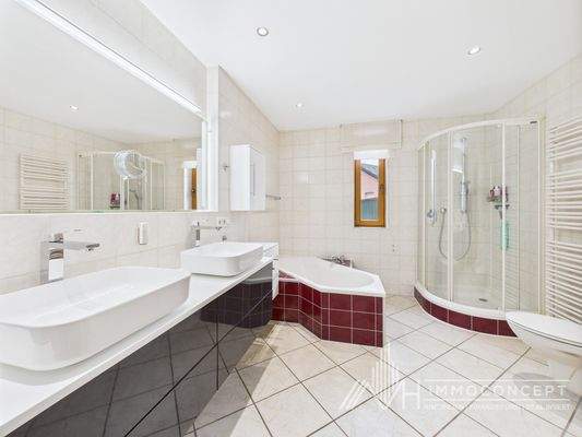 Badezimmer EG