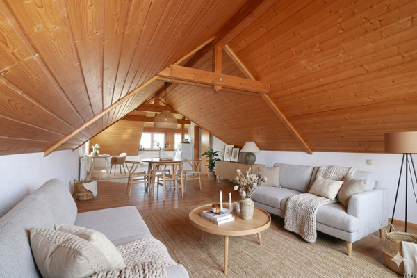 [KI-optimiertes Foto] Wohn- und Esszimmer