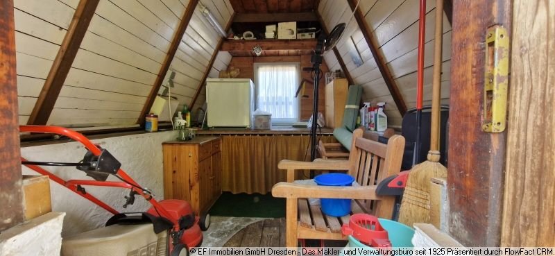 Holz-Gerätehäuschen mit Mauerwekssockel (2)