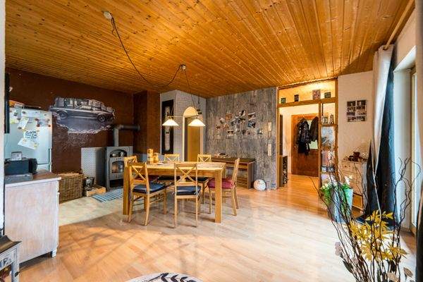 EG: Wohn- und Esszimmer