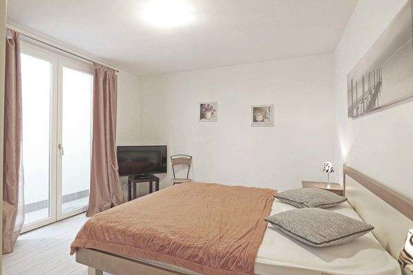 V008-2025_Schlafzimmer_1_UG