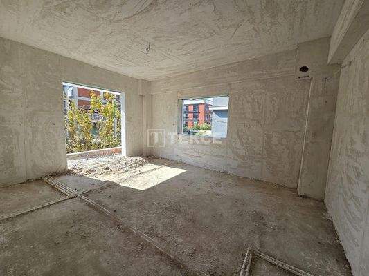 Apartment with Balcony and Elevator Building in Karşıyaka İzmir