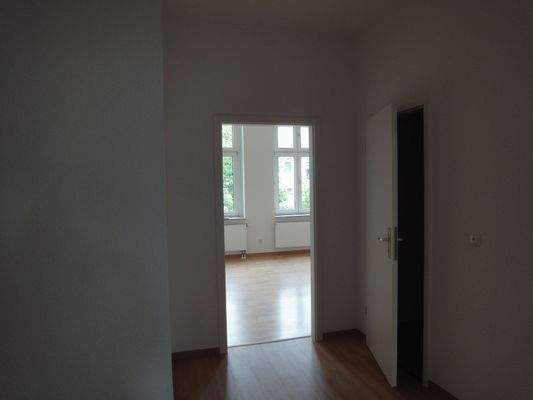 Flur (Blick ins Schlafzimmer)