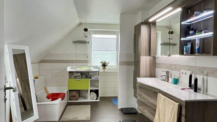 Badezimmer im OG