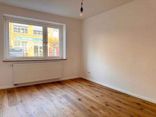 Schönes Schlafzimmer zum ruhigen Innenhof