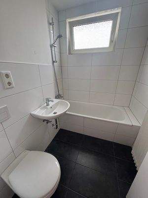 neues, modernes Badezimmer
