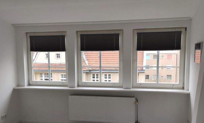 Zimmer 2 Verdunkelungsrollos