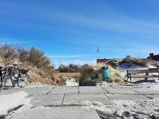 zuwegung-vom-strand-deich