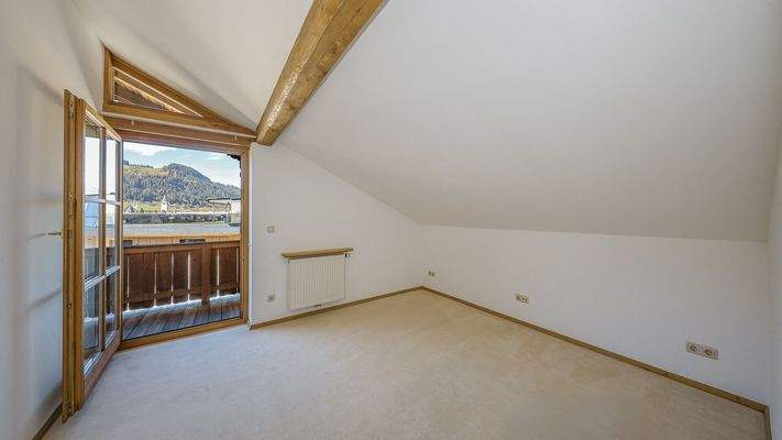 KITZIMMO-Dachgeschosswohnung in Toplage am Sonnberg kaufen - Immobilien Kitzbühel.