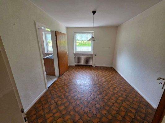 Esszimmer mit Zugang zur Küche im EG.jpg