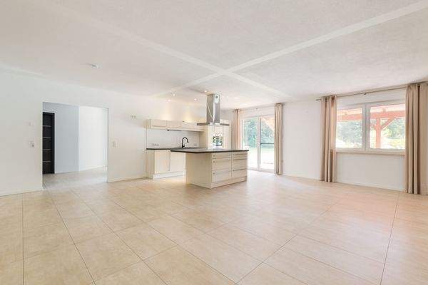 Offener Wohn- und Küchenbereich