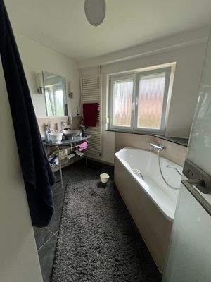 Modernes Badezimmer