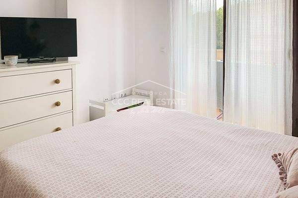 ...Zugang zum Balkon