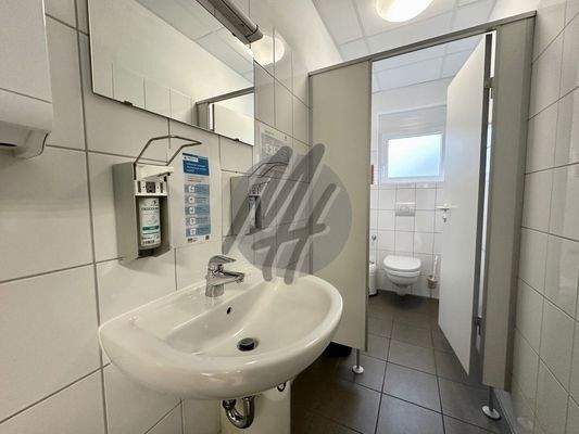 INFOS UNTER: 06171-586000