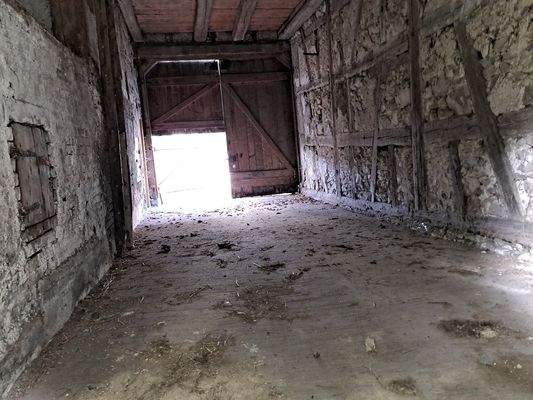 10 Scheune- Garage .jpg