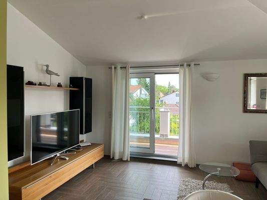 Dachgeschoß Wohnzimmer mit Dachterrasse.jpg