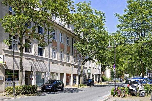 Mont Cernisstr.313-319